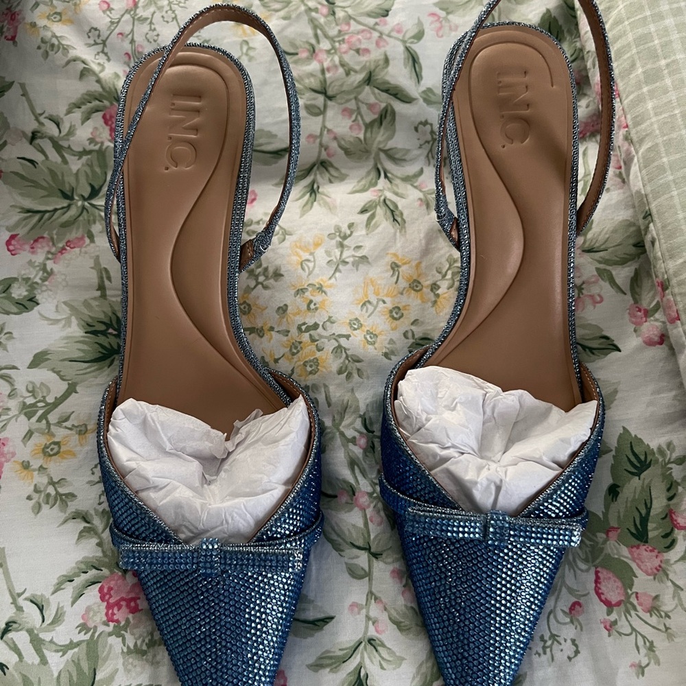 INC International Concepts Blue Heels with Denim Texture